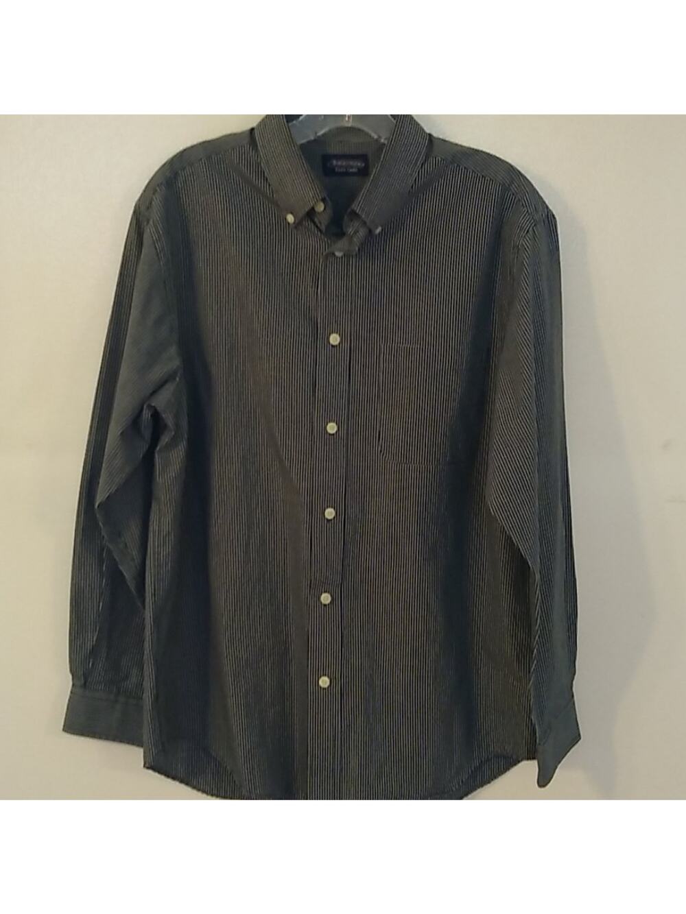 Consensus men's Size Medium Long sleeve shirt . Easy Care, Office